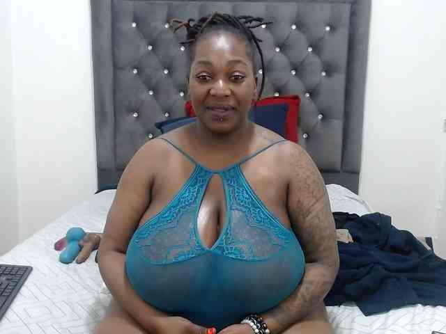 ChocSexcBeast webcam