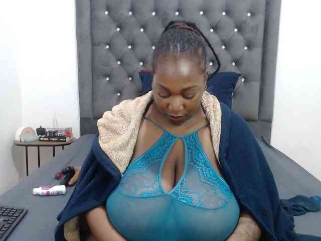 ChocSexcBeast webcam