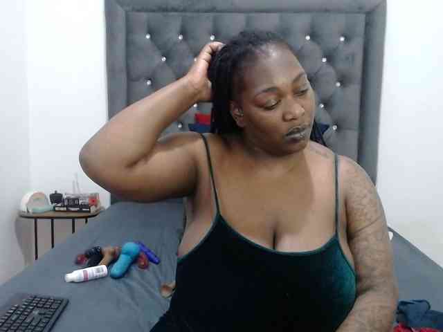 ChocSexcBeast webcam