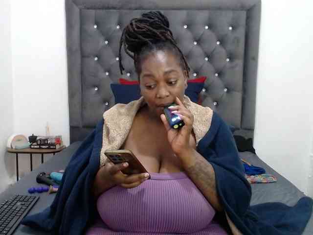 ChocSexcBeast webcam