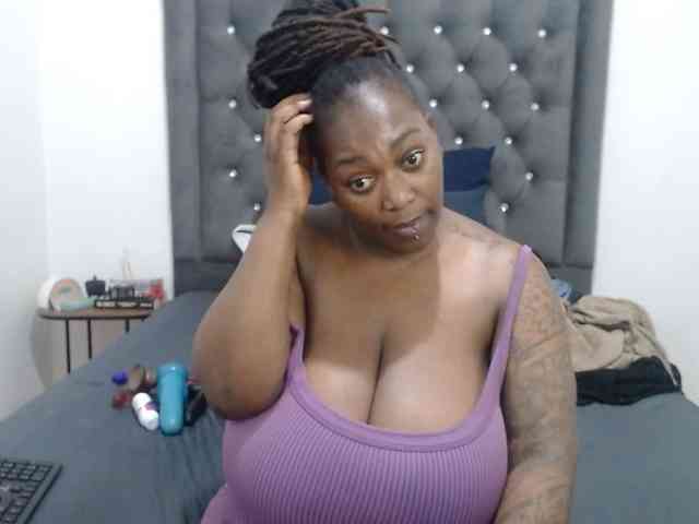 ChocSexcBeast webcam