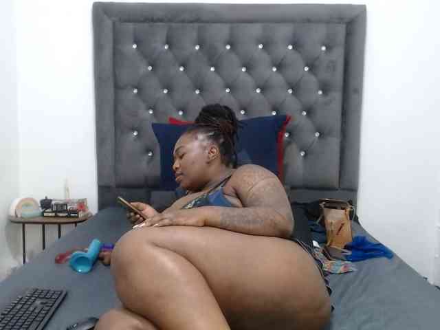 ChocSexcBeast webcam