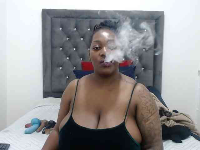 ChocSexcBeast webcam