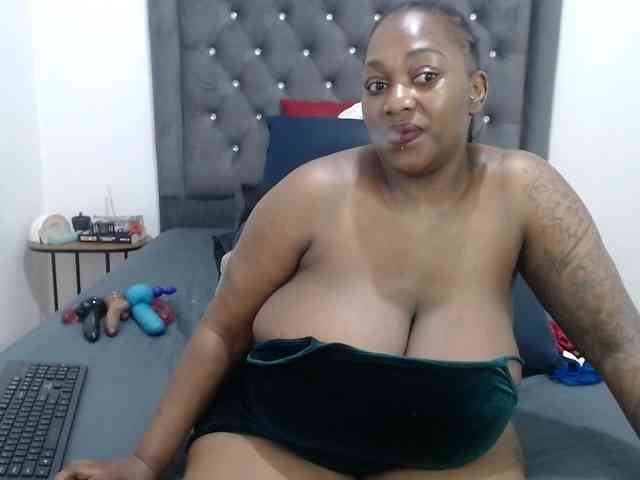 ChocSexcBeast webcam