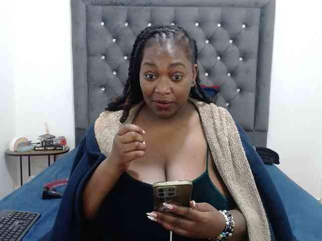 ChocSexcBeast webcam