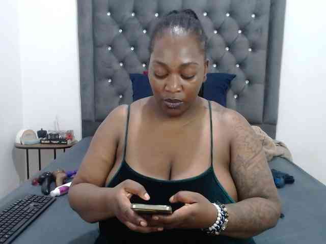 ChocSexcBeast webcam