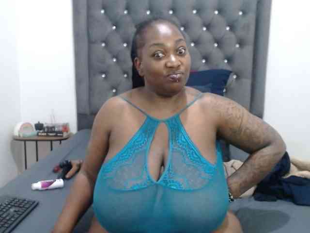 ChocSexcBeast webcam