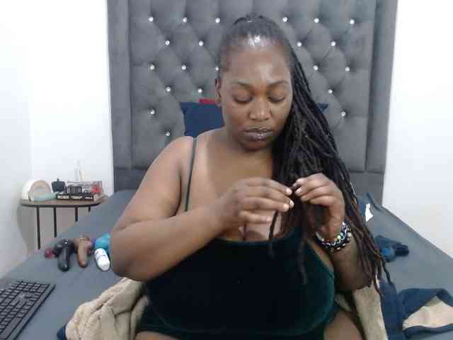 ChocSexcBeast webcam