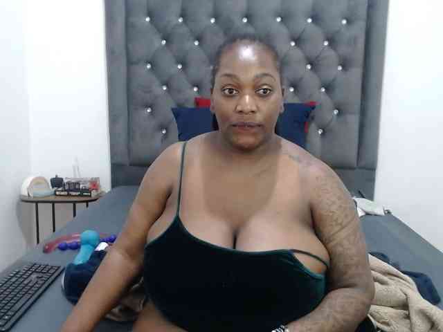 ChocSexcBeast webcam