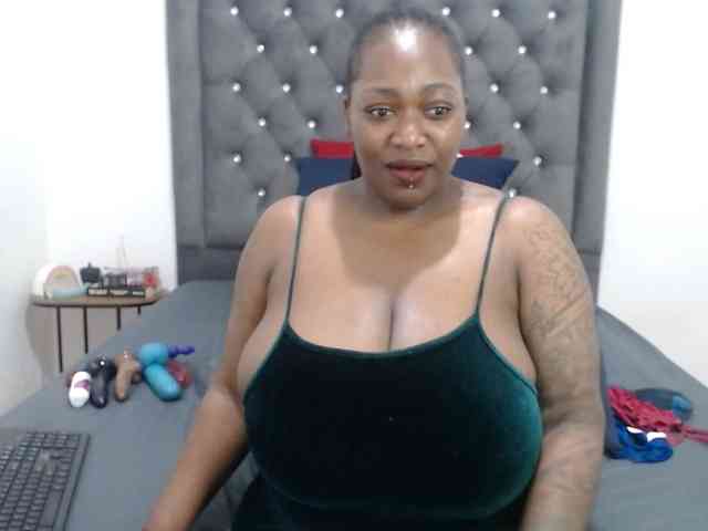 ChocSexcBeast webcam