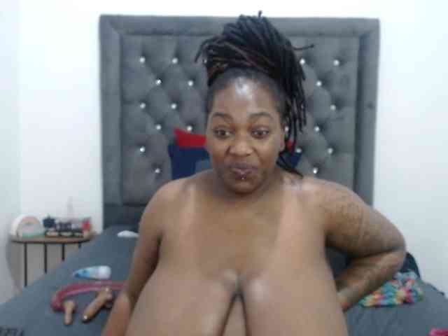 ChocSexcBeast webcam