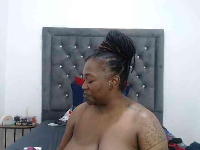 ChocSexcBeast webcam