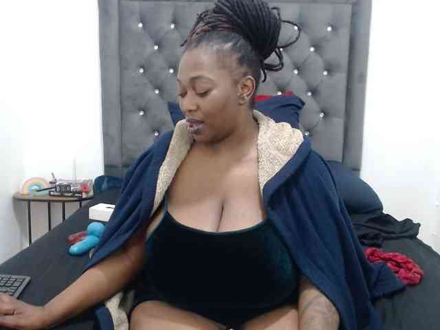 ChocSexcBeast's webcam live show