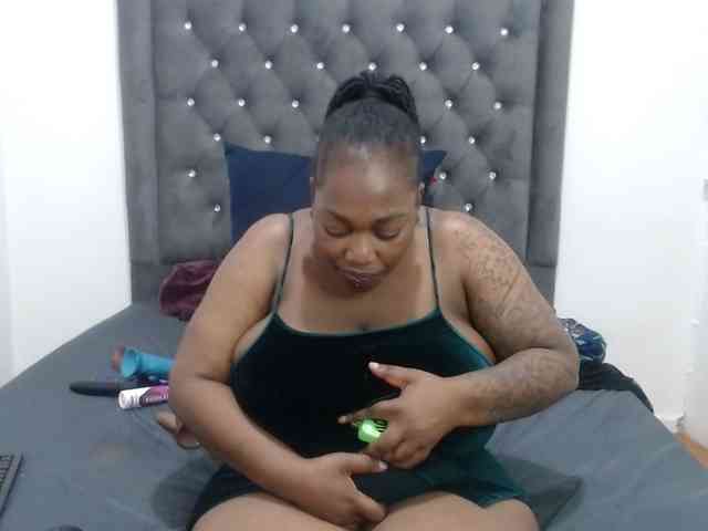 ChocSexcBeast webcam