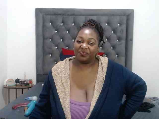 ChocSexcBeast webcam