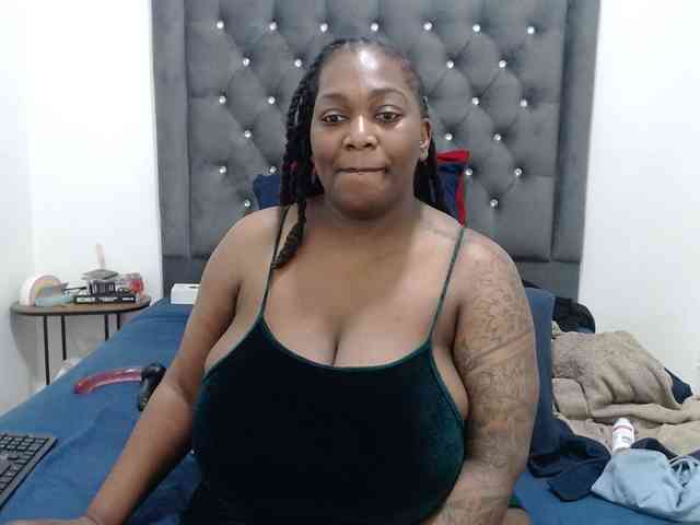 ChocSexcBeast webcam