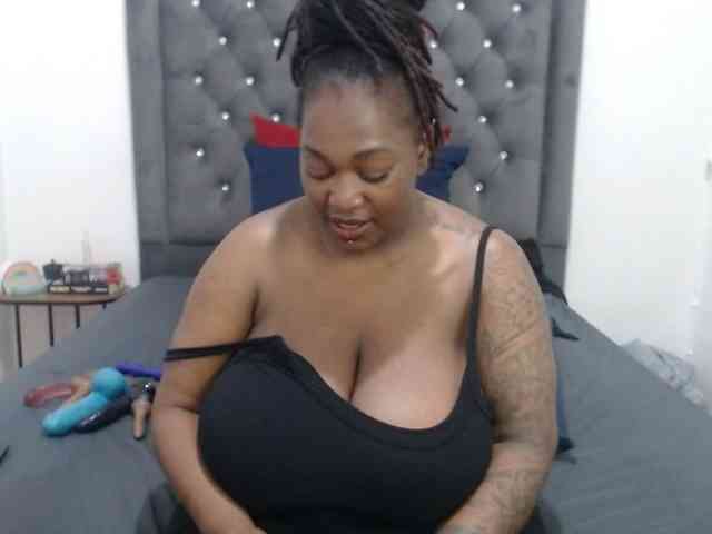 ChocSexcBeast webcam