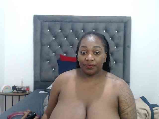 ChocSexcBeast webcam