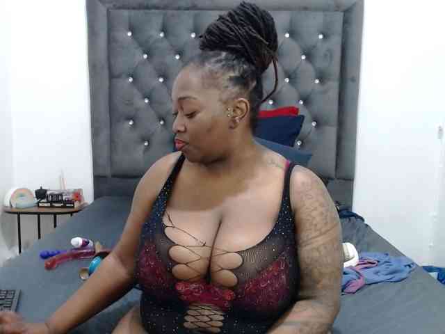 ChocSexcBeast webcam