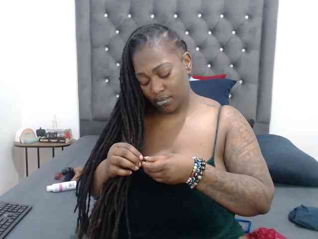 ChocSexcBeast webcam