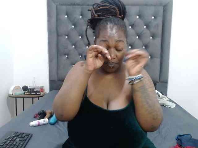 ChocSexcBeast webcam