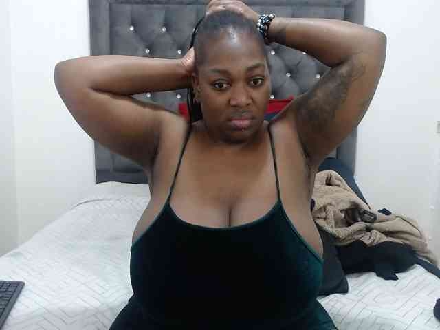 ChocSexcBeast webcam