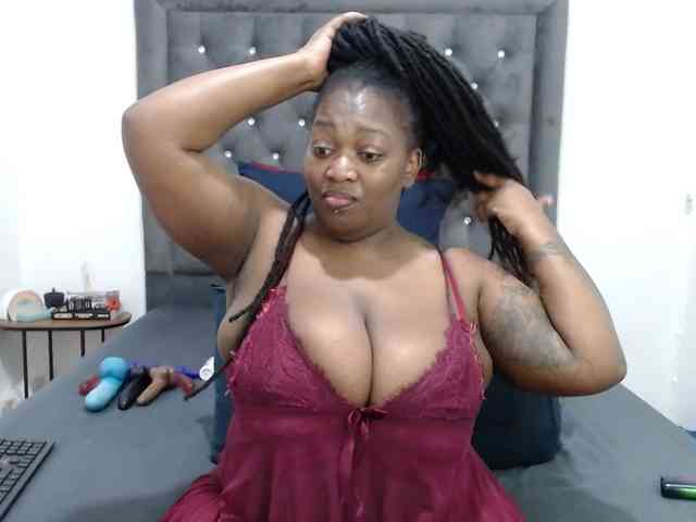 ChocSexcBeast webcam