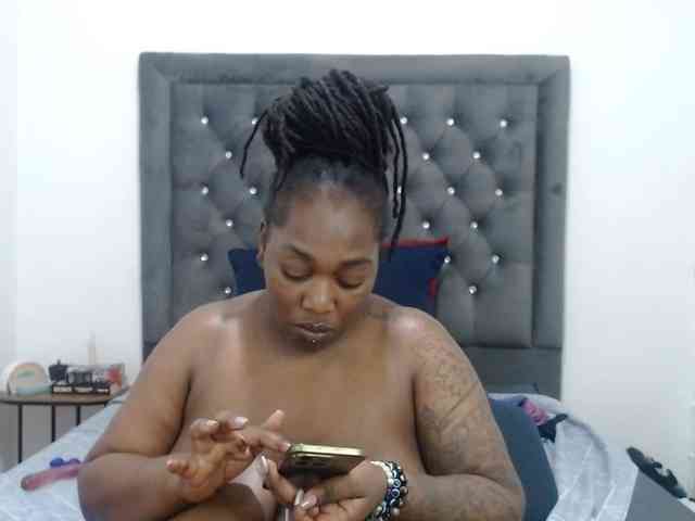 ChocSexcBeast webcam