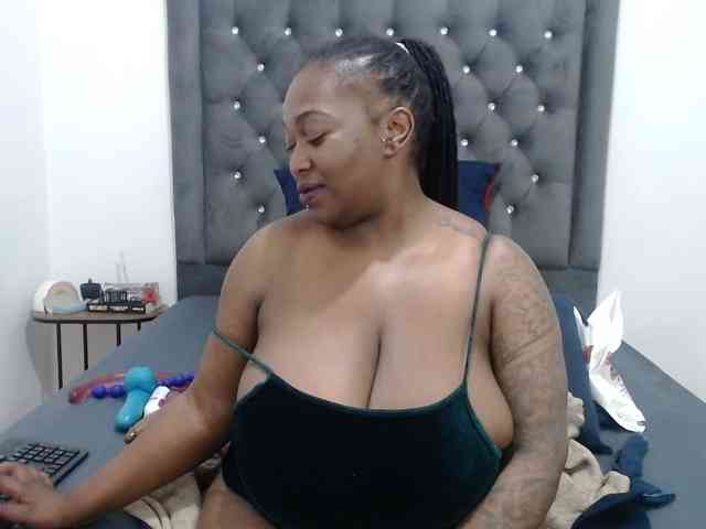 ChocSexcBeast webcam