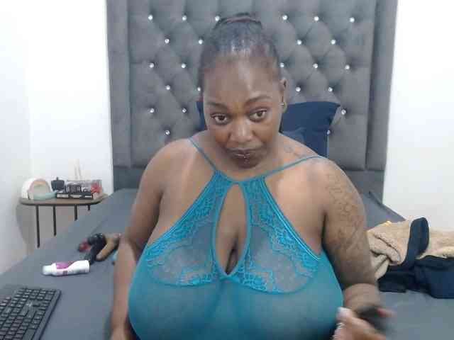 ChocSexcBeast webcam