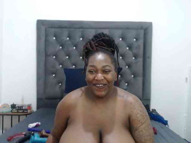 ChocSexcBeast webcam