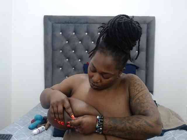 ChocSexcBeast webcam