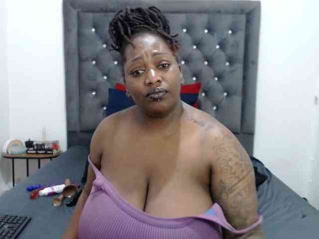 ChocSexcBeast webcam