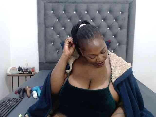 ChocSexcBeast webcam