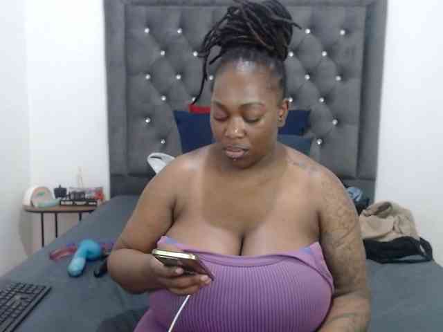 ChocSexcBeast webcam