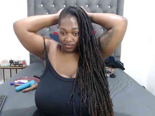 ChocSexcBeast webcam