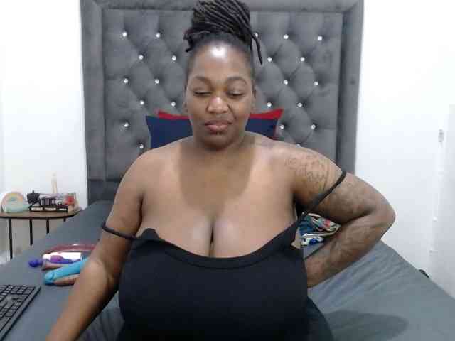 ChocSexcBeast webcam