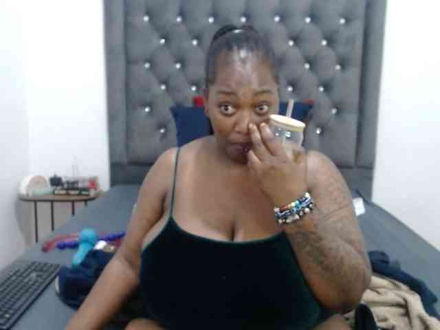 ChocSexcBeast webcam