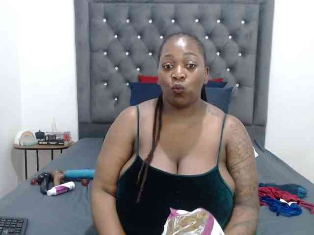 ChocSexcBeast webcam