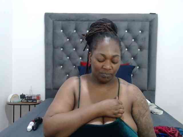 ChocSexcBeast webcam