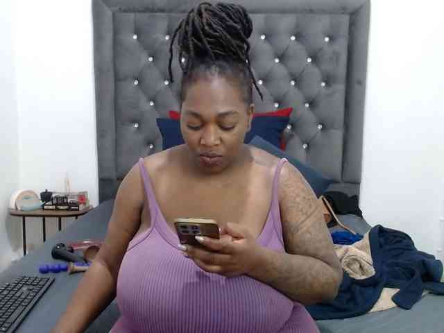 ChocSexcBeast webcam