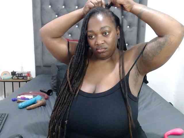 ChocSexcBeast webcam