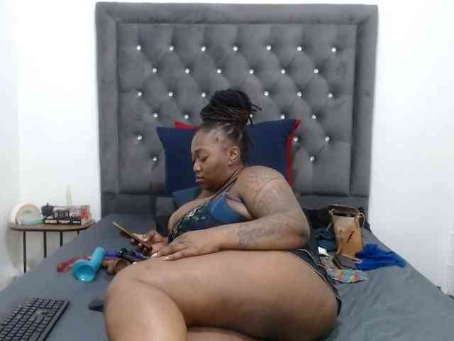 ChocSexcBeast webcam