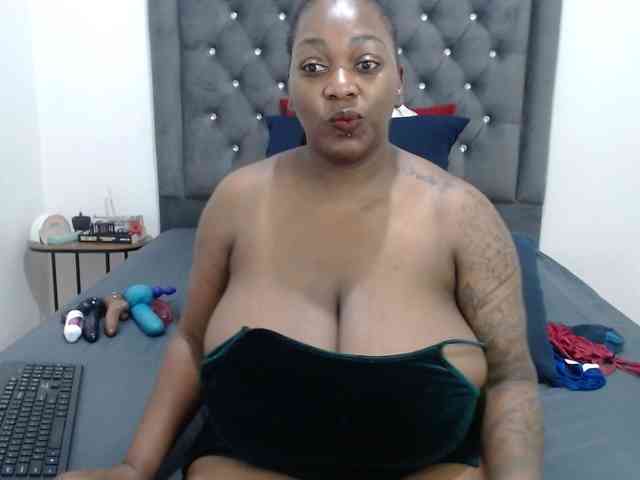 ChocSexcBeast webcam