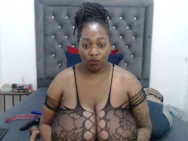 ChocSexcBeast webcam