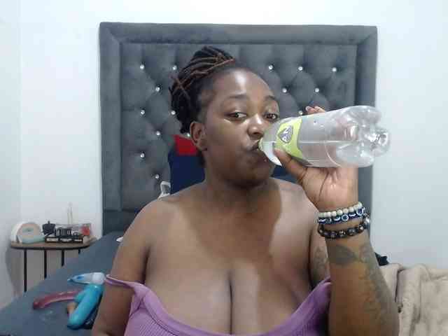 ChocSexcBeast webcam