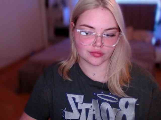 lindablossom Live Webcam on BongaCams