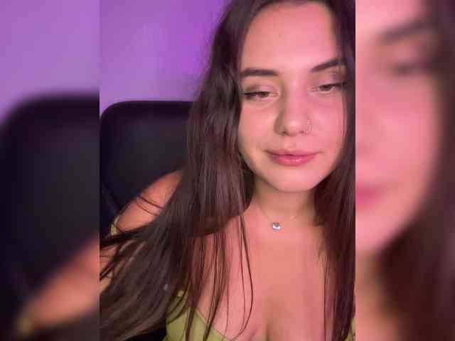 Lanacherryyyy05 webcam