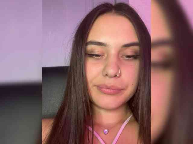 Lanacherryyyy05 webcam