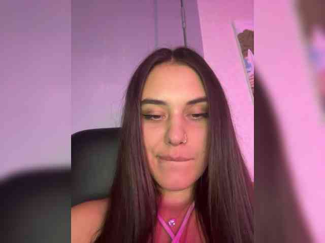Lanacherryyyy05 webcam